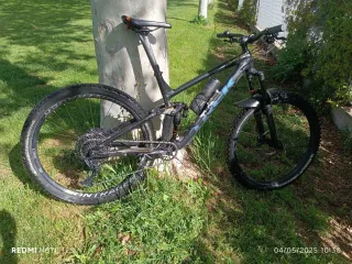 Bicicleta Trek Slash 8