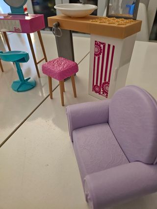 Set Barbie: Cama, Tocador y Baño