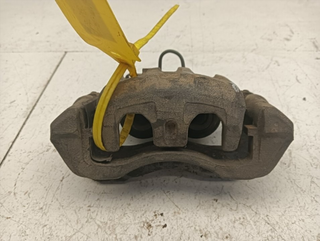 PINZA DE FRENO DELANTERA IZQUIERDA MITSUBISHI MON