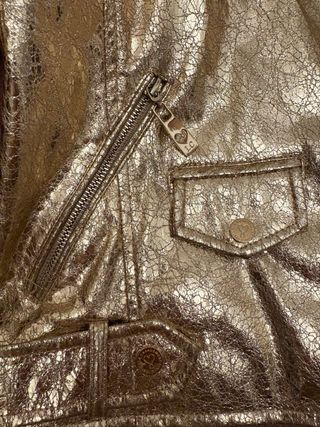 Cazadora efecto piel dorada