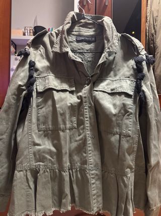 Chaqueta Zara Verde Militar Talla M