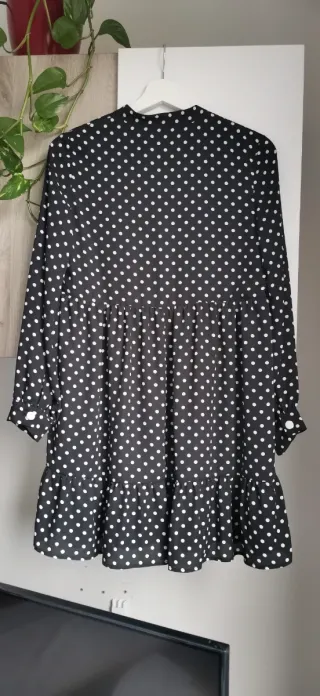 Vestido fluido, negro con lunares