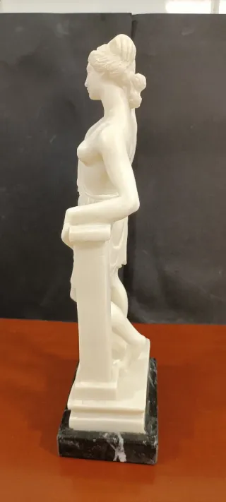Figura Artemisa Mármol/Alabastro