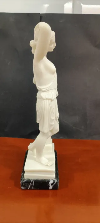 Figura Artemisa Mármol/Alabastro