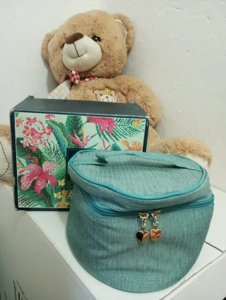 Regala un cuore a Natale Beauty Case