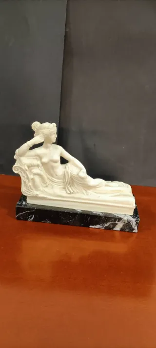 Figura Venus Victrix Alabastro/Marmolina