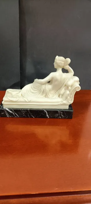 Figura Venus Victrix Alabastro/Marmolina