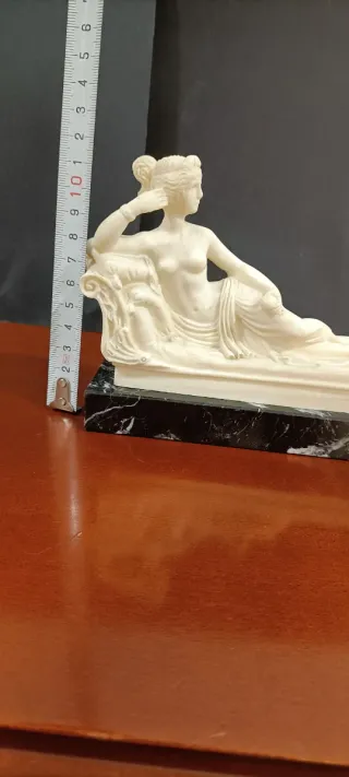 Figura Venus Victrix Alabastro/Marmolina