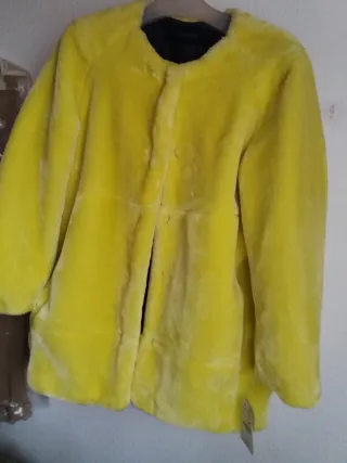Abrigo Zara Amarillo