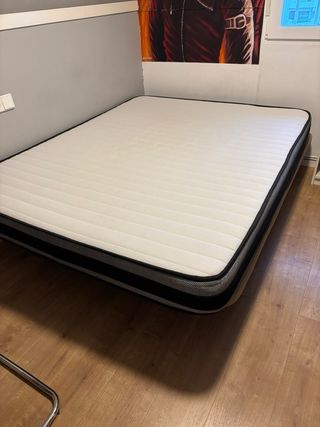 Colchón y base tapizada 150 cm. Todo como nuevo