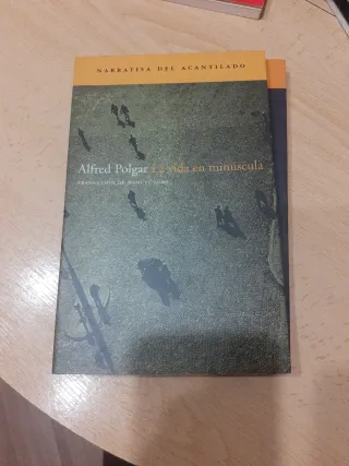 Lote de libros acantilado