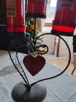 Portacandele a forma di cuore rosso