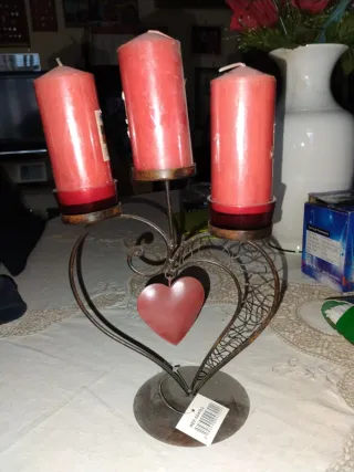Portacandele a forma di cuore rosso