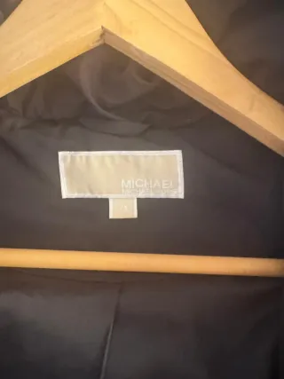 Abrigo Michael Kors negro