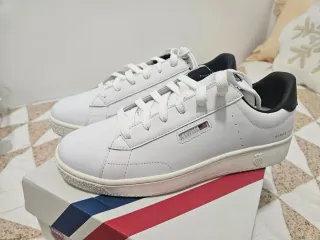 Zapatillas K-Swiss Blancas y Negras