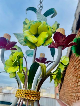 Lampada Vintage in Metallo con Fiori Rosa e Verde