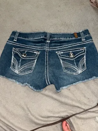 Shorts de mezclilla tiro bajo