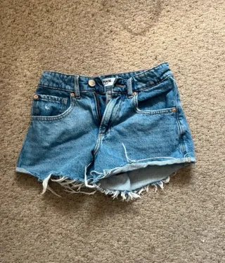 Shorts de mezclilla tiro bajo