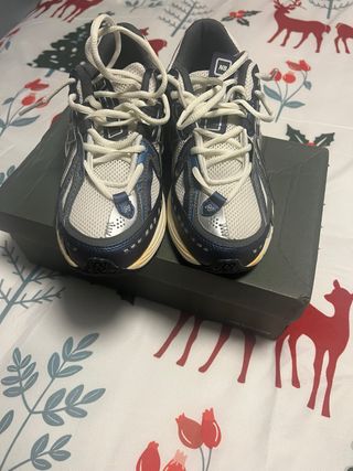 New Balance 1906a Azul y Blanco