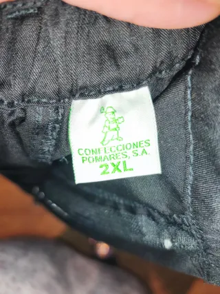 Pantalón semi corto hombre negro.