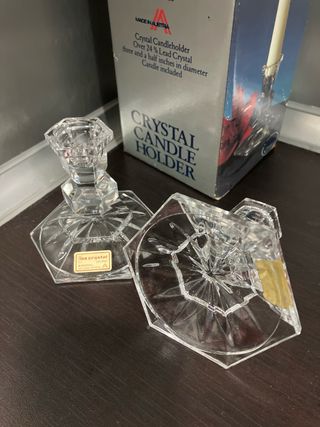 Candelabri in vetro vintage con candele rosse