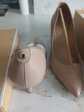 Zapatos Michael Kors Talla 37.5 Beige Sin Estrenar