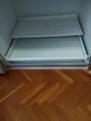 Pantaloniera con scarpiera scorrevole Ikea