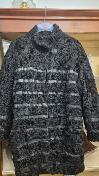 Elegante Chaquetón de Astracán y Piel N