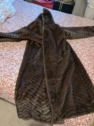 Abrigo imitación piel marrón