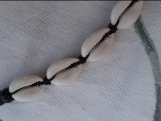 Braccialetto con conchiglie