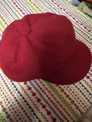 Gorra de béisbol roja