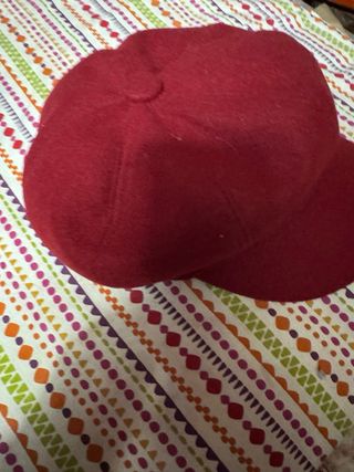 Gorra de béisbol roja