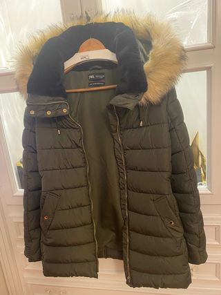 Chaqueta Zara plumífera verde militar sin etiqueta