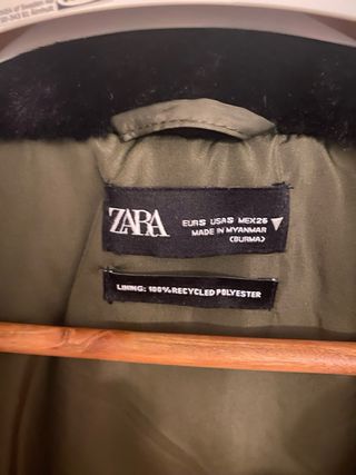 Chaqueta Zara plumífera verde militar sin etiqueta