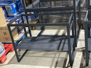 Mesa de centro metálica con balda