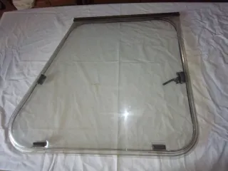Ventana caravana forma izquierda 165€