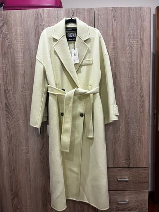 Abrigo de sastre para mujer. Bimba y Lola.