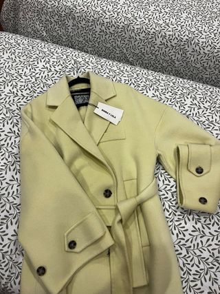 Abrigo de sastre para mujer. Bimba y Lola.