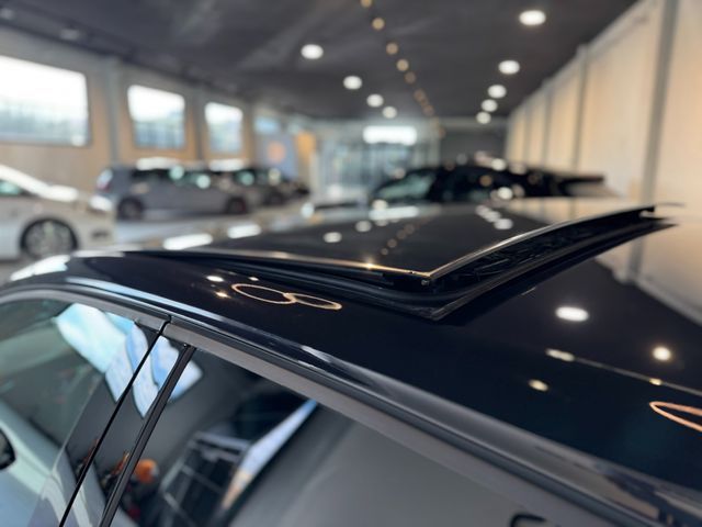 Golf R20 anivers AKRAPOVIC TECHO PIEL HARMAN