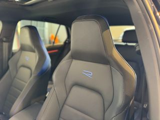 Golf R20 anivers AKRAPOVIC TECHO PIEL HARMAN