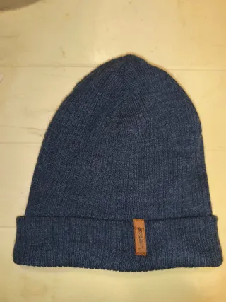 Gorro azul tejido