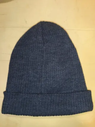 Gorro azul tejido