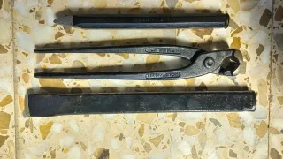 Herramientas de albañil y cubo