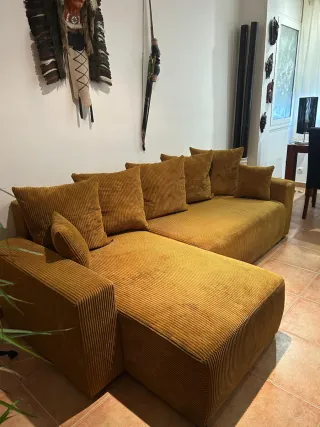 Sofá cama de pana casi nuevo