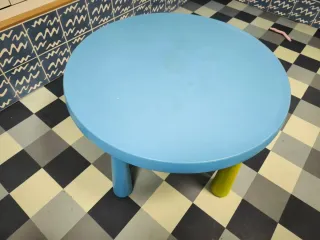 Mesa y Sillas Infantiles IKEA