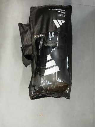 Kit de Boxeo adidas V2 negro (guantes + vendas + protector