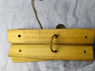 Antico manoscritto in foglie di palma