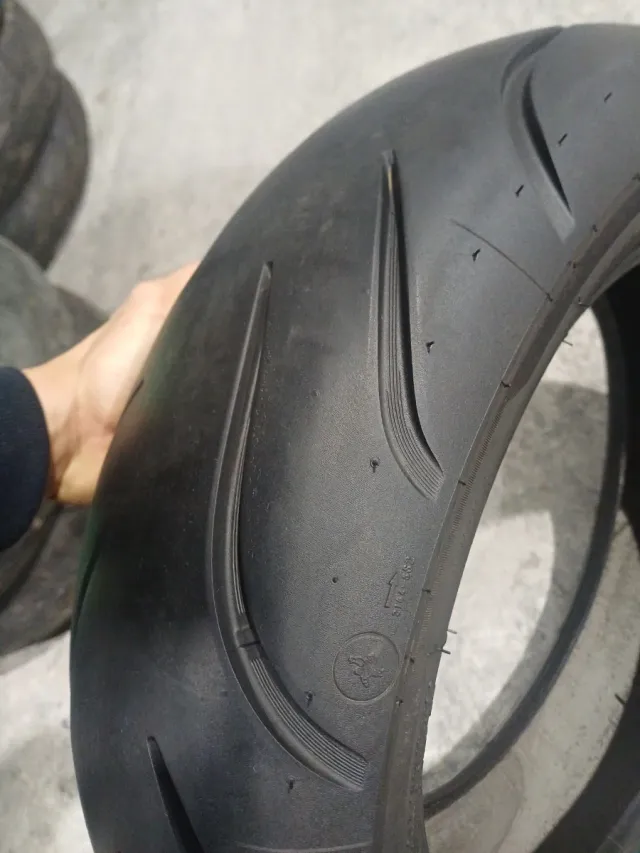 Michelin Commander III 180/65-16