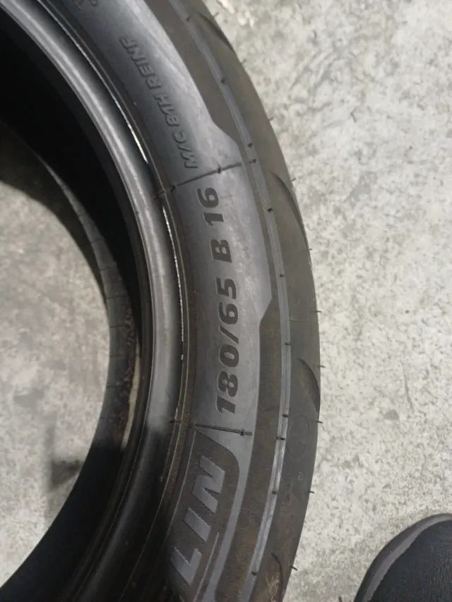 Michelin Commander III 180/65-16