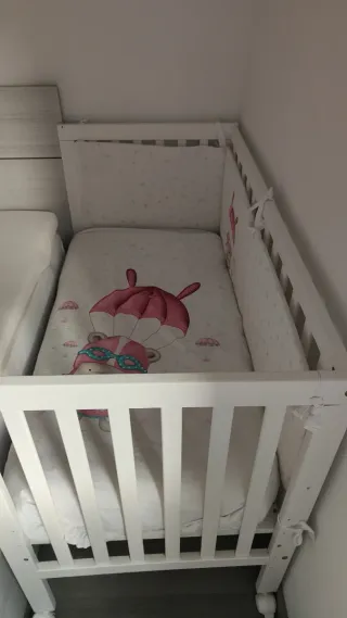 Cuna colecho convertible en escritorio + colchón